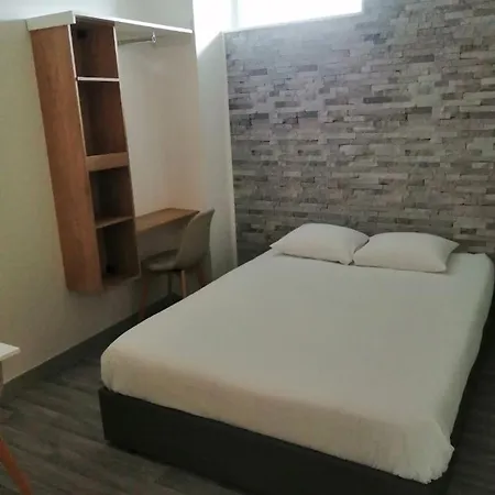 Hotel Appartel 76 *
