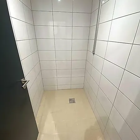 Hotel Appartel 76 *